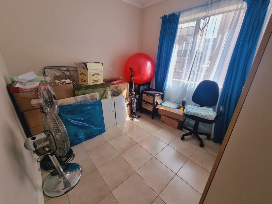 2 Bedroom Property for Sale in Parklands Western Cape